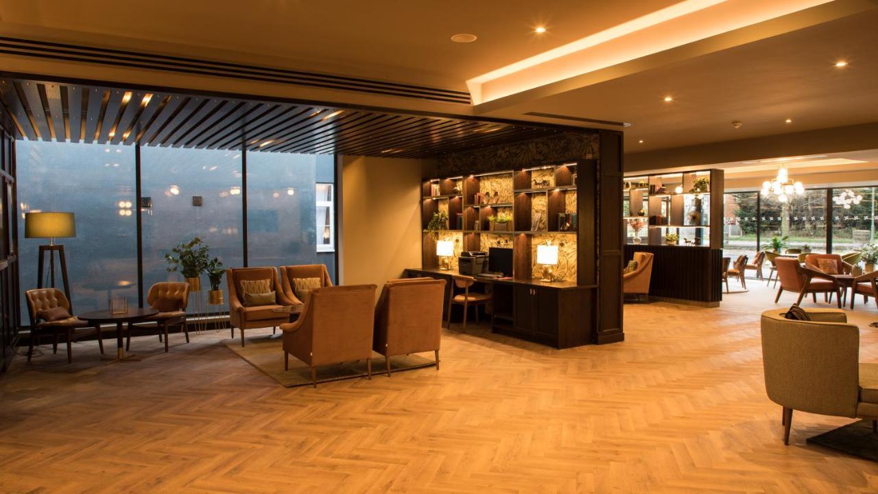 Four Points By Sheraton London Gatwick Airport Хорли Экстерьер фото