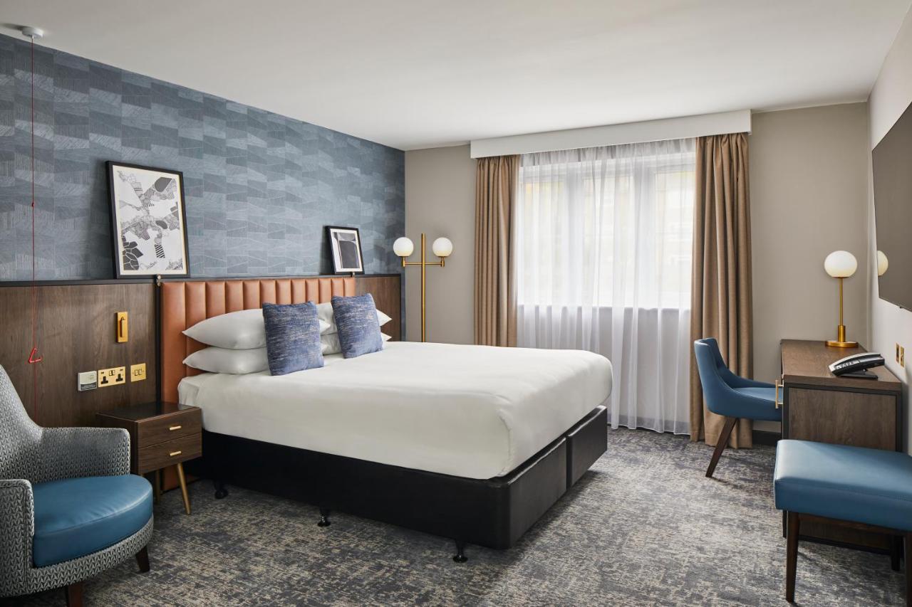 Four Points By Sheraton London Gatwick Airport Хорли Экстерьер фото