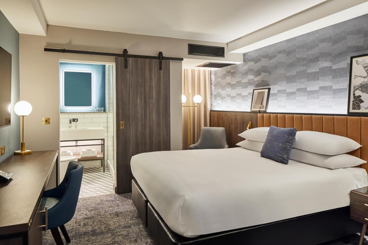 Four Points By Sheraton London Gatwick Airport Хорли Экстерьер фото